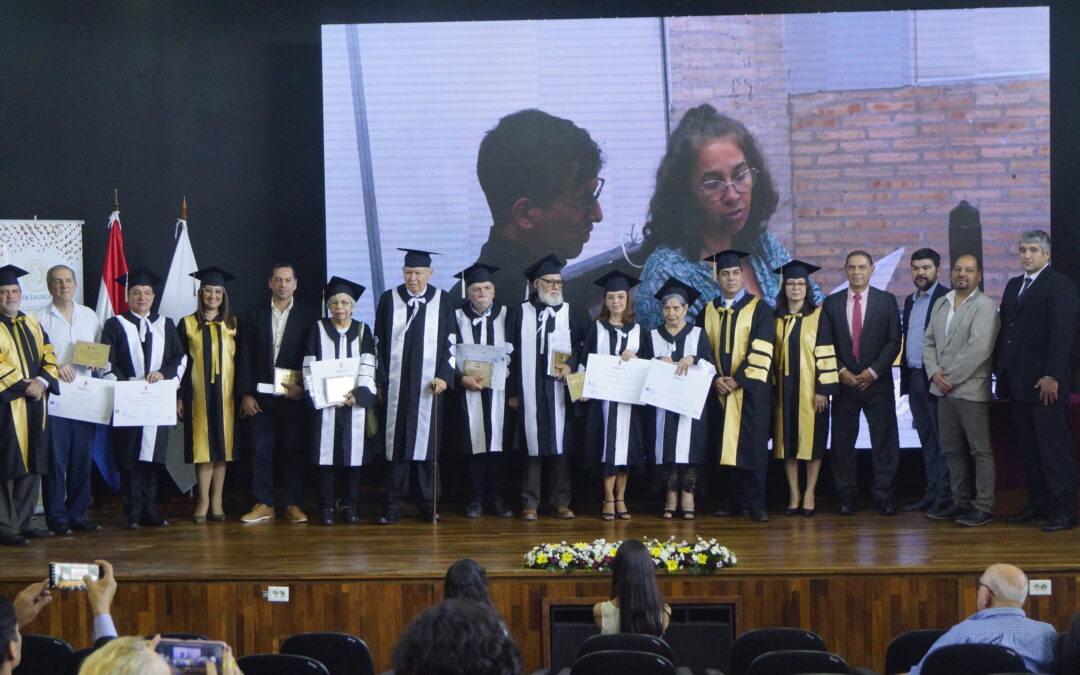 Honoris Causa ISBA, maestros reciben homenaje a la trayectoria 