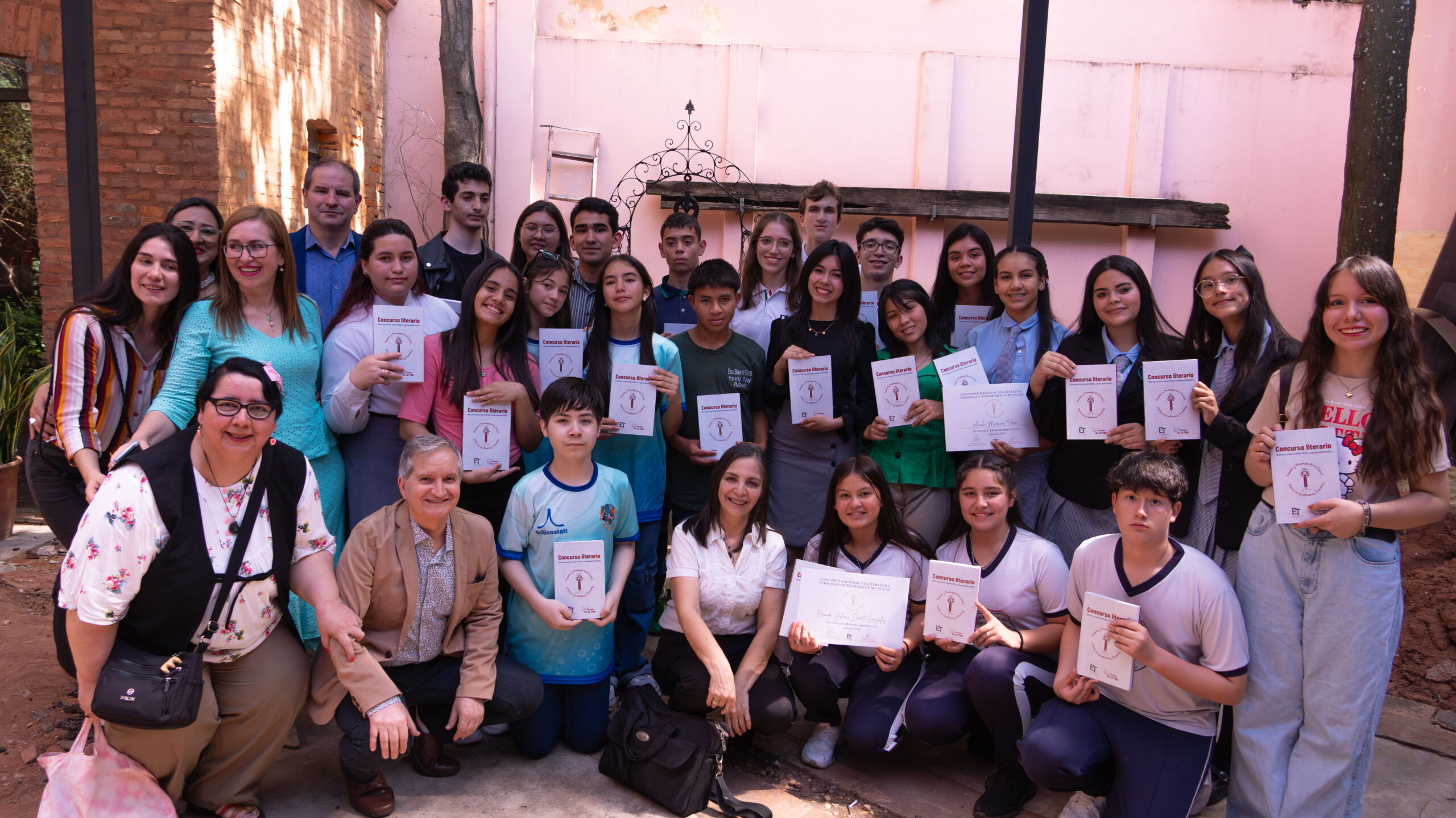 Florecen las letras juveniles: Bellas Artes celebra a los ganadores de “Personas y personajes de mi ciudad”