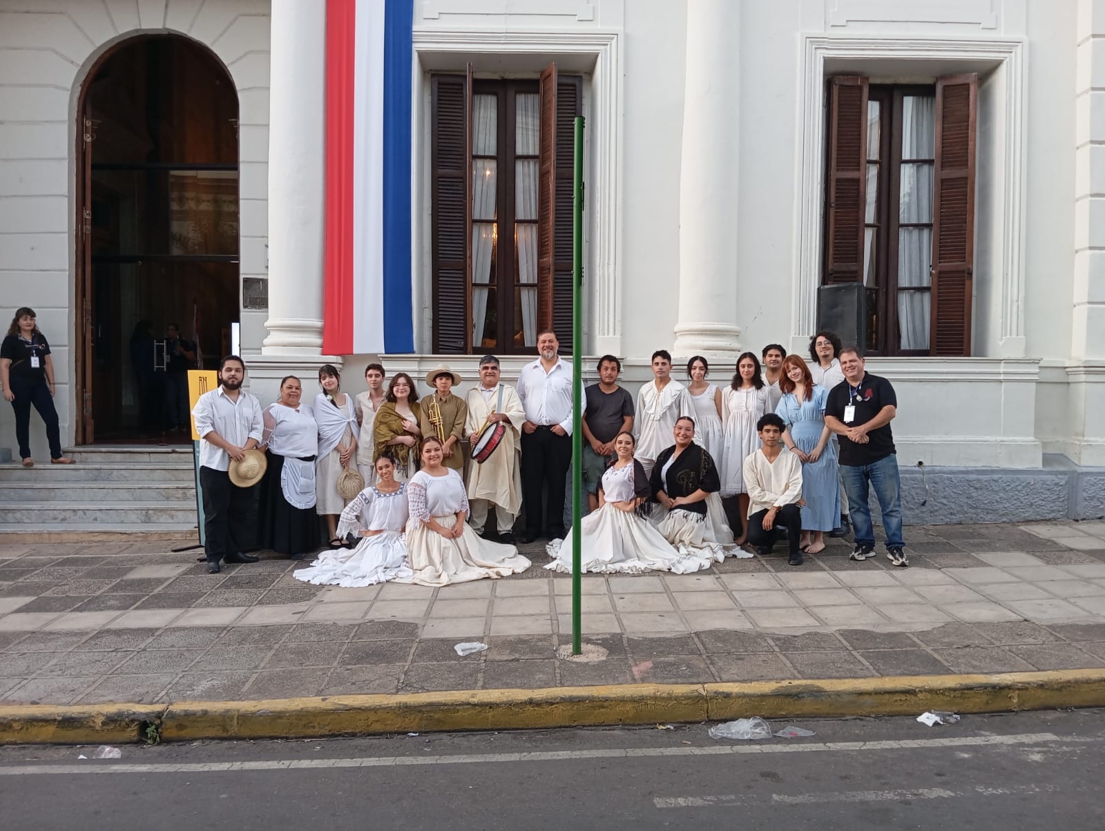 Estudiantes de Bellas Artes llevan arte a las Fiestas Patrias